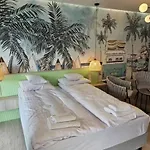 Z Widokiem Na Morze I Port