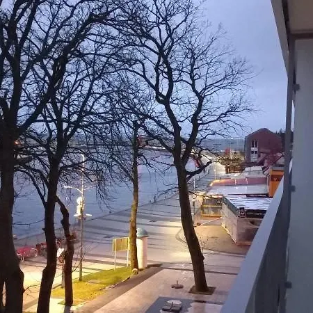 Z Widokiem Na Morze I Port * Treptower Deep